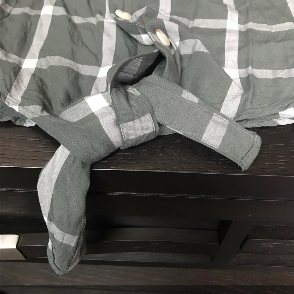 Universal Thread Short Sleeve Top - Picture 5 of 5